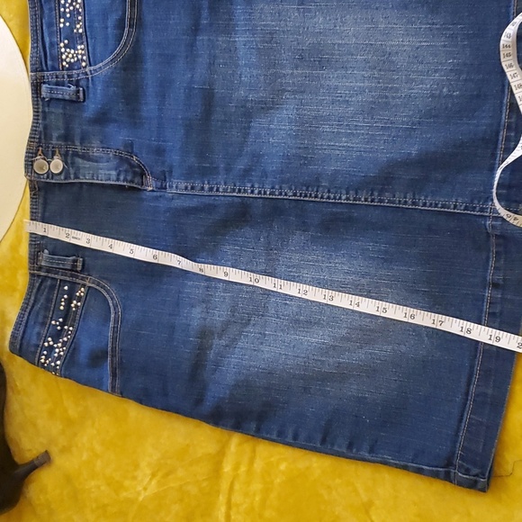 Style & Co Jean skirt sz 10 w/ stretch. - Picture 3 of 6